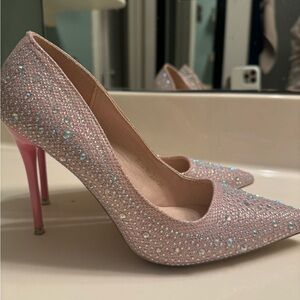 Size 7 1/2 ladies wedding rhinestone shoes.
